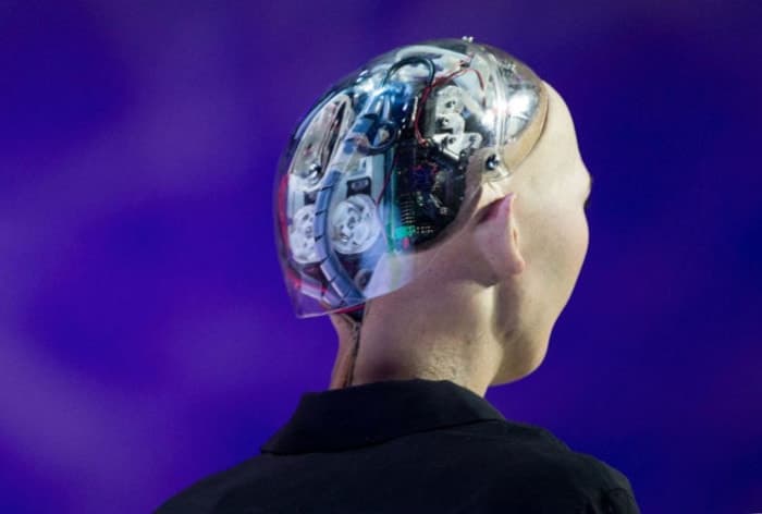 Создавать ли искусственный интеллект?