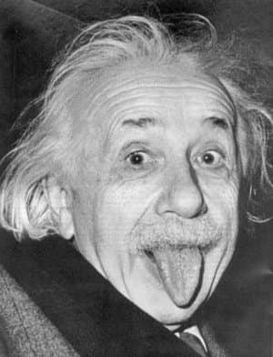 Эйнштейн показывает язык