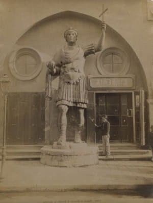статуя императора Константина