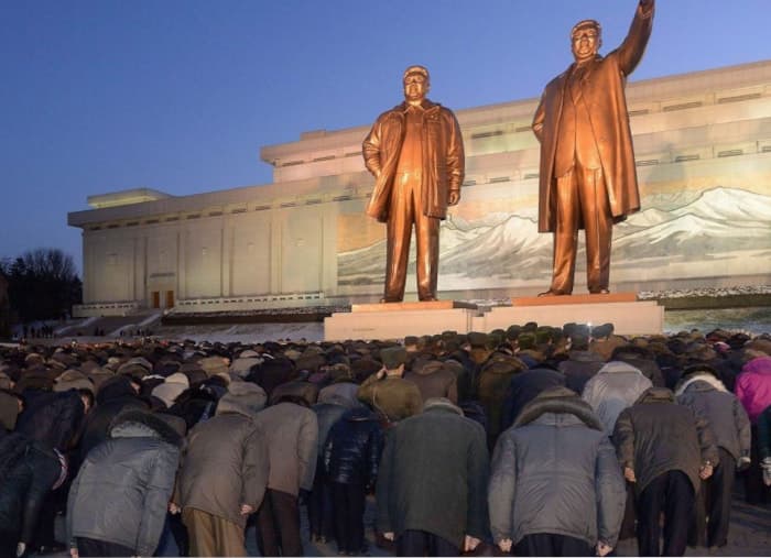 Причина поклонения перед тиранами - концепция Андрея Булатова