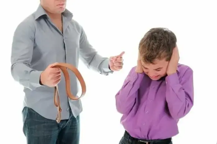 Необходимость ремня в воспитании - концепция Андрея Булатова