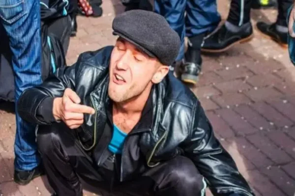 Бить или не бить хамов? Концепция Андрея Булатова.