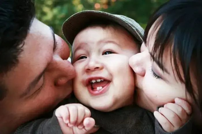 Следует ли целовать детей? Концепция Андрея Булатова.