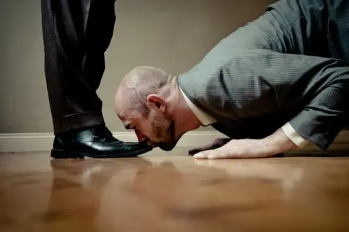 Как держать людей в страхе? Концепция Андрея Булатова.