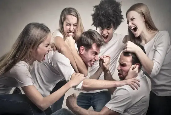 Как выжить в обществе? Концепция Андрея Булатова.