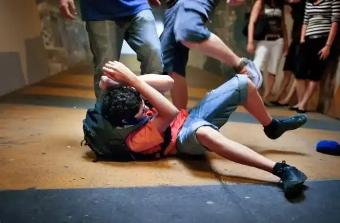 Физическое насилие - концепция Андрея Булатова