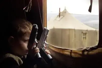 Для чего нужны детям военные игрушки