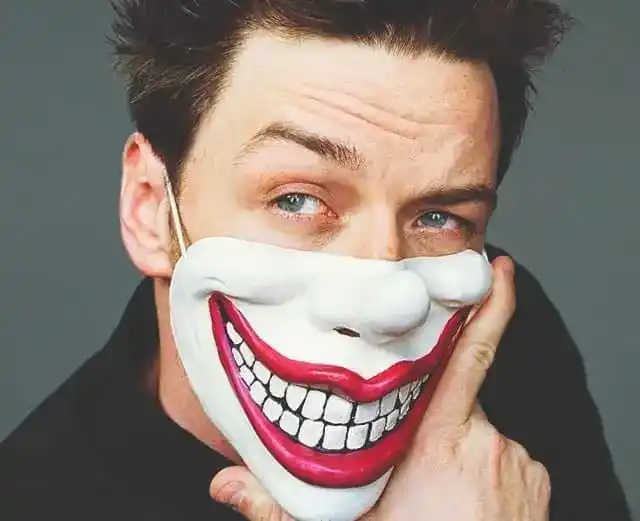 Искусство уважения, как правильно улыбаться