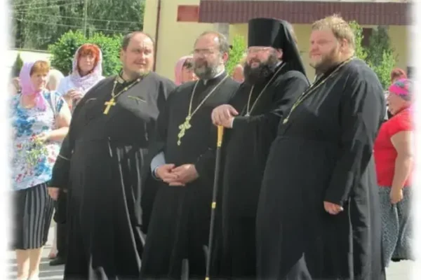 Можно ли оставлять на кладбище еду - концепция Андрея Булатова