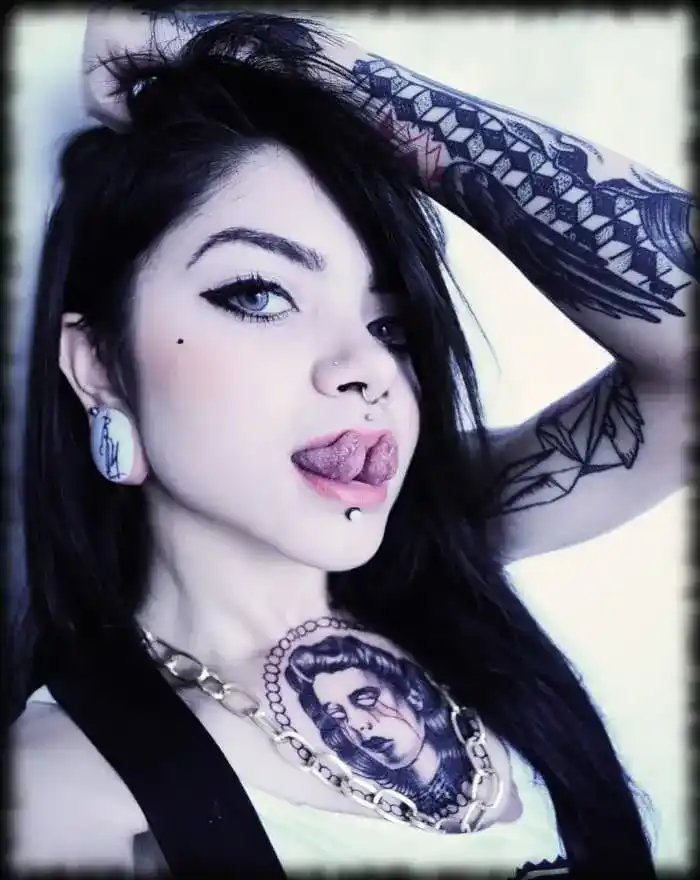 Забивать ли женщин камнями - концепция Андрея Булатова